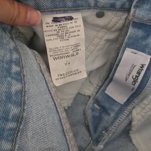 Wrangler Shorts - Picture 2 of 5